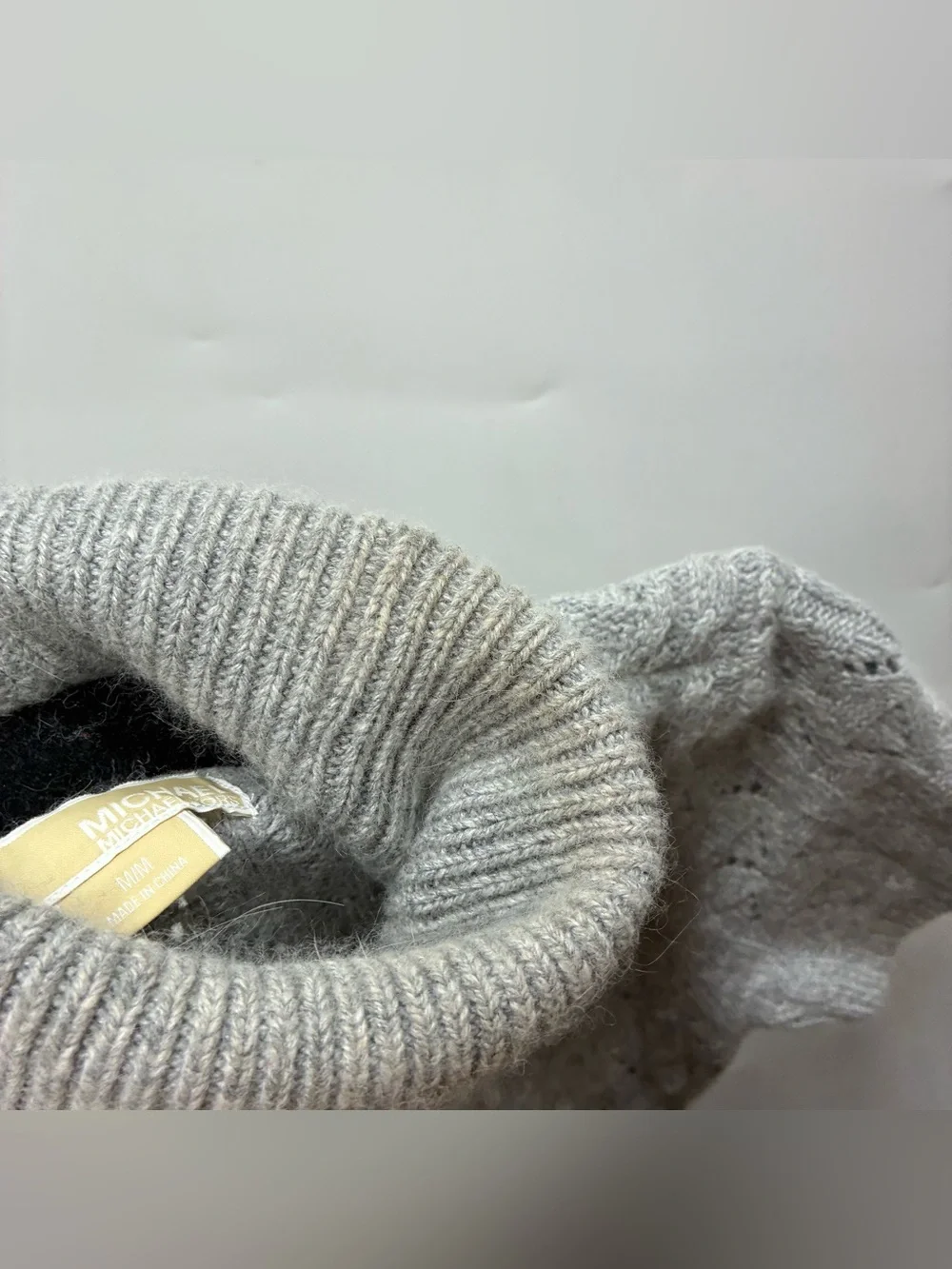 Michael Kors Medium Gray Knit Short Sleeve Turtleneck Sweater Top Shirt Angora